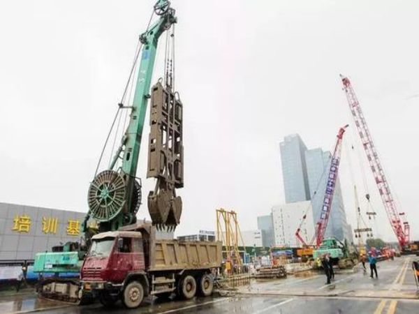 滨江区吊车电话_提供8-500吨吊车出租